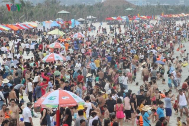 10 h&igrave;nh ảnh g&acirc;y sửng sốt dịp nghỉ lễ vừa qua ở Việt Nam - 5