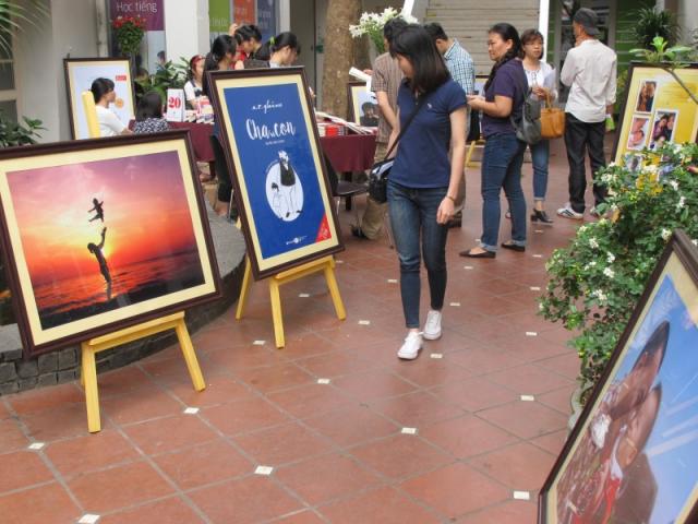  &ldquo;S&aacute;ch gối đầu giường&rdquo; của c&aacute;c &ocirc;ng bố ở Đức - 3