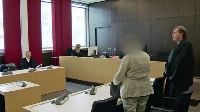 K&ouml;ln: Gi&aacute;o vi&ecirc;n tiểu học ra to&agrave; v&igrave; bạo h&agrave;nh trẻ - 0