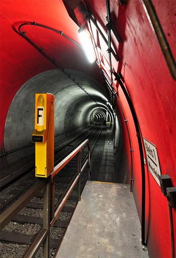 Những h&igrave;nh ảnh về hệ thống t&agrave;u điện ngầm nổi tiếng của nước Đức - 1