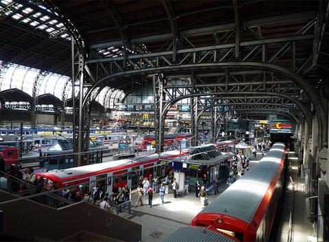 Những h&igrave;nh ảnh về hệ thống t&agrave;u điện ngầm nổi tiếng của nước Đức - 6