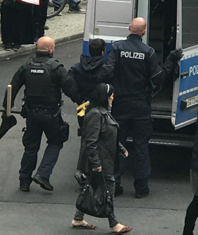 Đức: Cướp t&aacute;o tợn tiệm v&agrave;ng ngay giữa ban ng&agrave;y ở Thủ đ&ocirc; Berlin - 3
