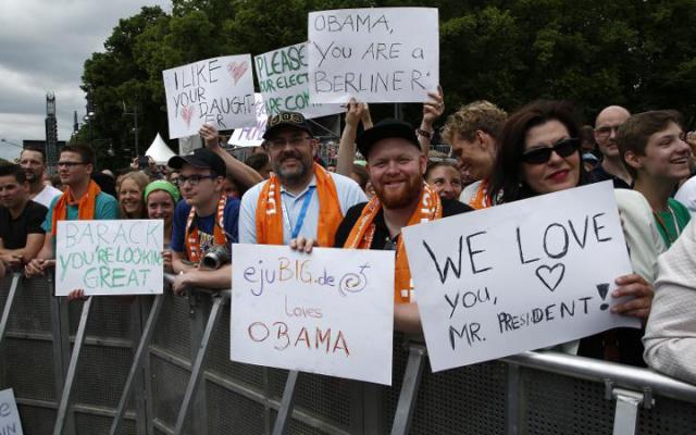 Hàng ngàn người Đức chào đón ông Obama tái ngộ bà Merkel - 5 Hàng ngàn người Đức chào đón ông Obama tái ngộ bà Merkel - 5