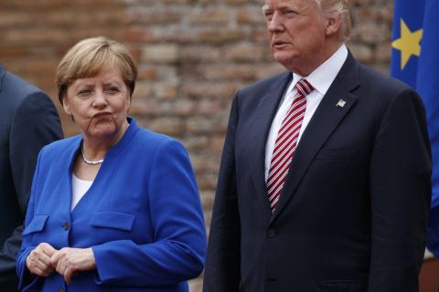Ch&ecirc; người Đức rất xấu, TT Donald Trump lại muốn g&acirc;y sự với b&agrave; Merkel ? - 0