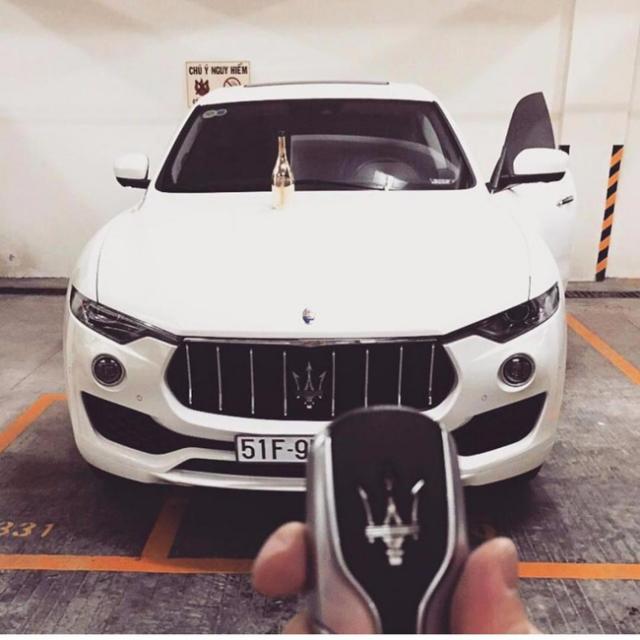 Hội con nhà siêu giàu Việt Nam gây sốc trên báo nước ngoài vì mức độ ăn chơi xa hoa khủng khiếp - 13 Hội con nhà siêu giàu Việt Nam gây sốc trên báo nước ngoài vì mức độ ăn chơi xa hoa khủng khiếp - 13