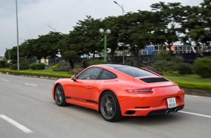 Nước Đức trong một chiếc Porsche 911 giá 8 tỷ - 1 Nước Đức trong một chiếc Porsche 911 giá 8 tỷ - 1