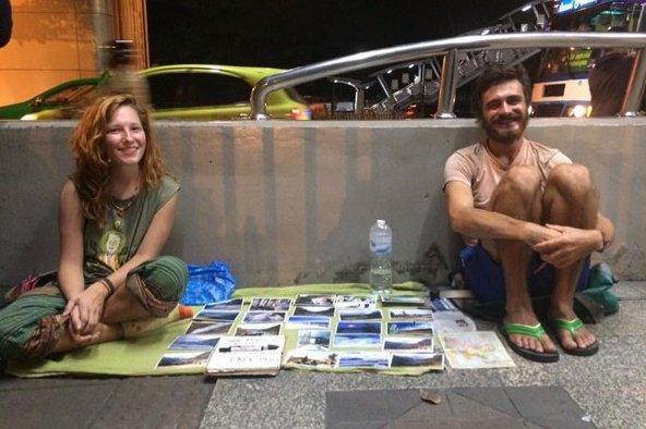 Khách Tây xin tiền: Đáng cho hay đáng xấu hổ? - 2 Khách Tây xin tiền: Đáng cho hay đáng xấu hổ? - 2