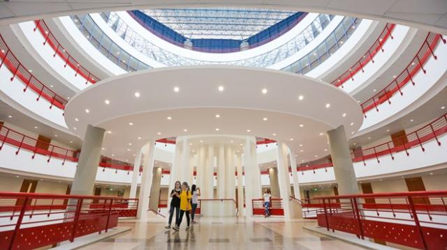 Ngắm giảng đường hiện đại nhất Việt Nam của Đại học Kinh tế Quốc dân - 1 Ngắm giảng đường hiện đại nhất Việt Nam của Đại học Kinh tế Quốc dân - 1