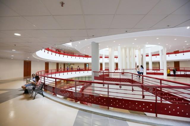 Ngắm giảng đường hiện đại nhất Việt Nam của Đại học Kinh tế Quốc dân - 7 Ngắm giảng đường hiện đại nhất Việt Nam của Đại học Kinh tế Quốc dân - 7