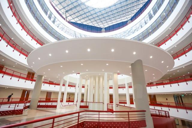 Ngắm giảng đường hiện đại nhất Việt Nam của Đại học Kinh tế Quốc dân - 13 Ngắm giảng đường hiện đại nhất Việt Nam của Đại học Kinh tế Quốc dân - 13