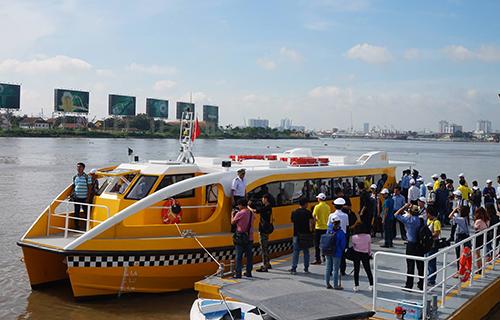 Tuyến buýt đường sông đầu tiên của Sài Gòn - 2 Tuyến buýt đường sông đầu tiên của Sài Gòn - 2