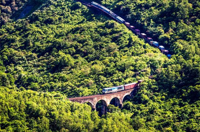 Dấu ấn Việt Nam: Đi dọc dải đất hình chữ S trên những chuyến tàu hỏa - 3