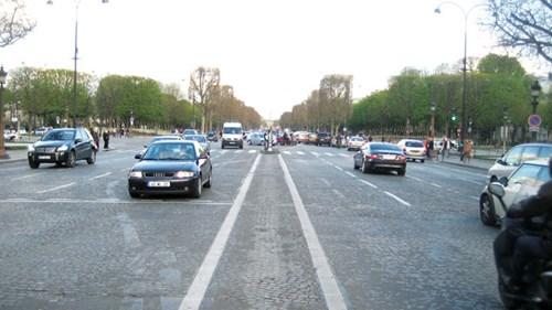 Những viên đá Việt giữa lòng châu Âu - 0