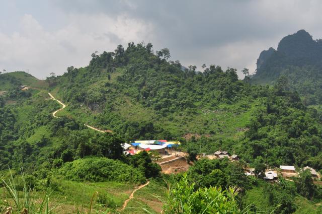 Không cần ngàn tỷ, GS Ngô Bảo Châu đã biến Ngôi trường ọp ẹp thành Bông hoa giữa núi rừng - 3 Không cần ngàn tỷ, GS Ngô Bảo Châu đã biến Ngôi trường ọp ẹp thành Bông hoa giữa núi rừng - 3