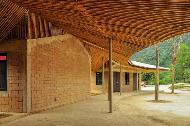 Không cần ngàn tỷ, GS Ngô Bảo Châu đã biến Ngôi trường ọp ẹp thành Bông hoa giữa núi rừng - 4 Không cần ngàn tỷ, GS Ngô Bảo Châu đã biến Ngôi trường ọp ẹp thành Bông hoa giữa núi rừng - 4