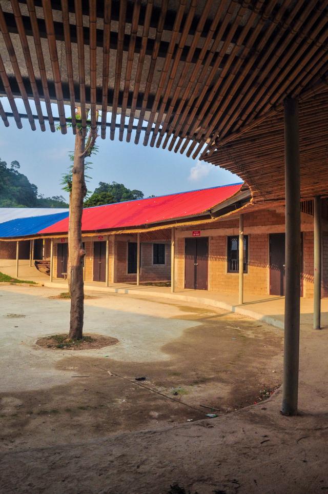 Không cần ngàn tỷ, GS Ngô Bảo Châu đã biến Ngôi trường ọp ẹp thành Bông hoa giữa núi rừng - 5 Không cần ngàn tỷ, GS Ngô Bảo Châu đã biến Ngôi trường ọp ẹp thành Bông hoa giữa núi rừng - 5