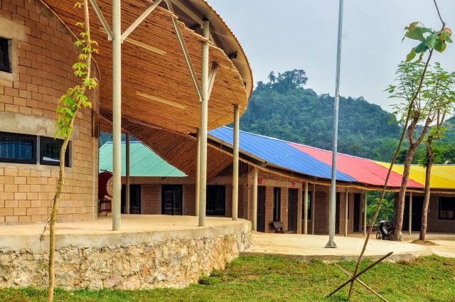 Không cần ngàn tỷ, GS Ngô Bảo Châu đã biến Ngôi trường ọp ẹp thành Bông hoa giữa núi rừng - 7 Không cần ngàn tỷ, GS Ngô Bảo Châu đã biến Ngôi trường ọp ẹp thành Bông hoa giữa núi rừng - 7