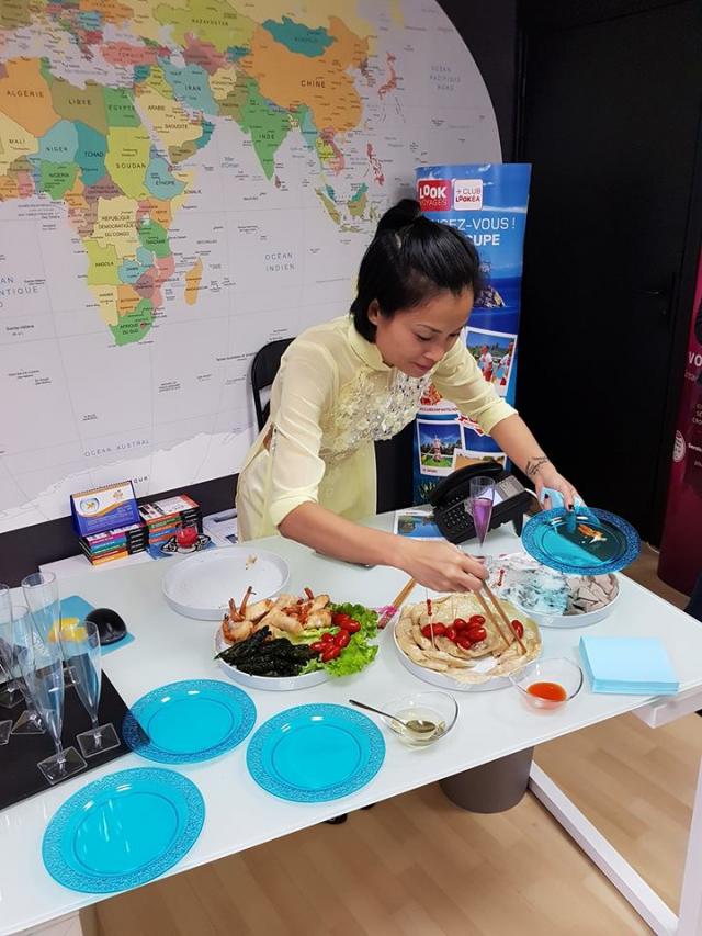 Chuyện vợ Việt - chồng Tây: Lấy chồng không phải để ăn bám - 2 Chuyện vợ Việt - chồng Tây: Lấy chồng không phải để ăn bám - 2