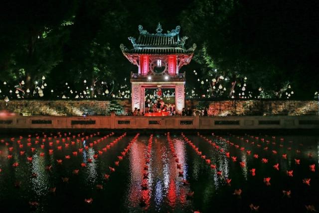 Ý nghĩa ông tiến sĩ giấy trong mâm cỗ Trung thu truyền thống - 0 Ý nghĩa ông tiến sĩ giấy trong mâm cỗ Trung thu truyền thống - 0