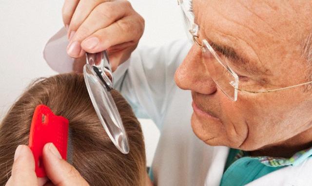 Sốc: Cha mẹ ở Đức có thể bị phạt tới 25.000€ nếu che giấu việc con trẻ bị...chấy - 0 Sốc: Cha mẹ ở Đức có thể bị phạt tới 25.000€ nếu che giấu việc con trẻ bị...chấy - 0