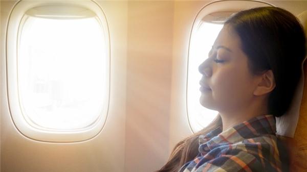 Không phải ai cũng biết những nguyên tắc này khi ngồi trên máy bay - 1 Không phải ai cũng biết những nguyên tắc này khi ngồi trên máy bay - 1