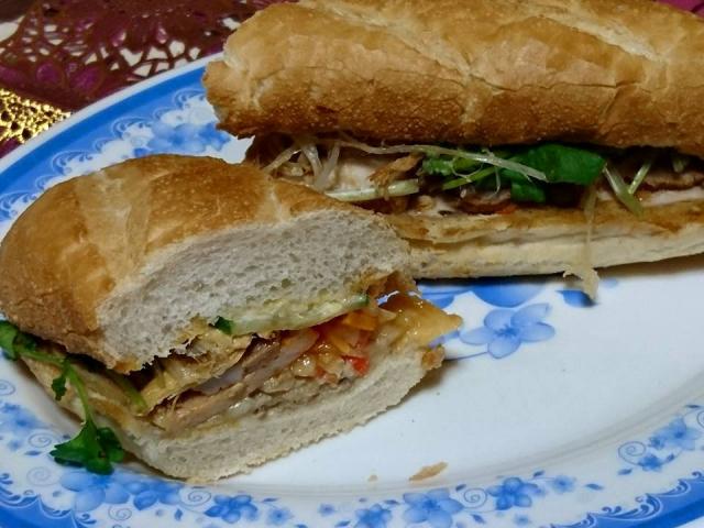 Quán bánh mì của 2 chàng trai Việt gây sốt trên đất Nhật - 3 Quán bánh mì của 2 chàng trai Việt gây sốt trên đất Nhật - 3