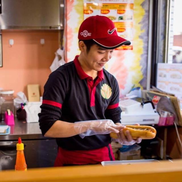 Quán bánh mì của 2 chàng trai Việt gây sốt trên đất Nhật - 4 Quán bánh mì của 2 chàng trai Việt gây sốt trên đất Nhật - 4