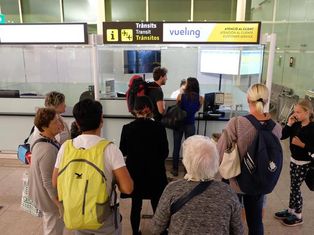 Overbook, hàng không nước ngoài đối xử thế nào với khách Việt? - 1 Overbook, hàng không nước ngoài đối xử thế nào với khách Việt? - 1