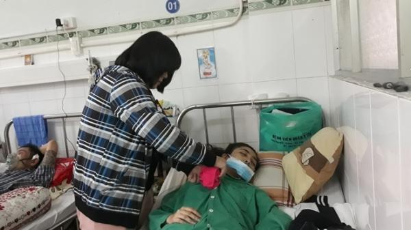 Thiếu nữ 19 tuổi ở Sài Gòn bị bệnh nằm chờ chết vì không có tiền, không người thân - 1