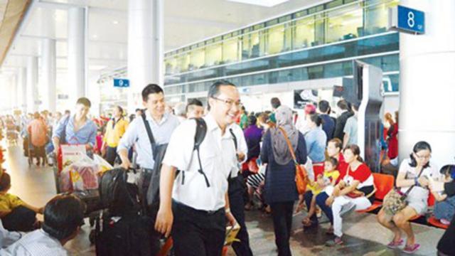 Vợ Việt ở trời Tây: Sai lầm của tôi là để chồng về Việt Nam một mình! - 0