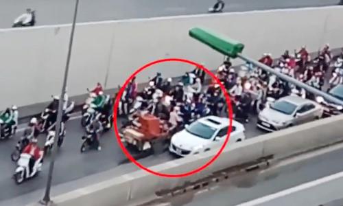 Cả trăm người tránh nữ Ninja chạy ngược chiều vào hầm Kim Liên - 0 Cả trăm người tránh nữ Ninja chạy ngược chiều vào hầm Kim Liên - 0