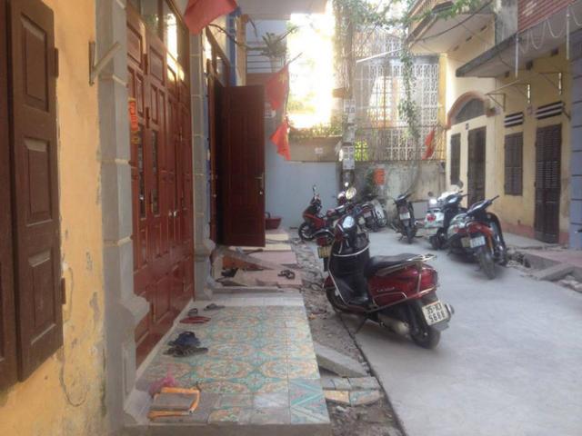 Mẹ khóc ngất, cả khu phố bàng hoàng khi biết tin nam sinh sư phạm sát hại người tình trong chung cư cao cấp Hà Nội - 2 Mẹ khóc ngất, cả khu phố bàng hoàng khi biết tin nam sinh sư phạm sát hại người tình trong chung cư cao cấp Hà Nội - 2