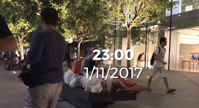 Apple Store ở Singapore “bất lực” giải tán đám đông người Việt chờ mua iPhone X - 0 Apple Store ở Singapore “bất lực” giải tán đám đông người Việt chờ mua iPhone X - 0