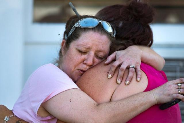 Xả súng đẫm máu nhất lịch sử Texas, ít nhất 26 người chết ở nhà thờ - 2 Xả súng đẫm máu nhất lịch sử Texas, ít nhất 26 người chết ở nhà thờ - 2