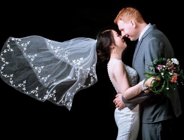 Chàng người Đức cao như cột điện yêu cô nàng nấm lùn Việt Nam - 0 Chàng người Đức cao như cột điện yêu cô nàng nấm lùn Việt Nam - 0