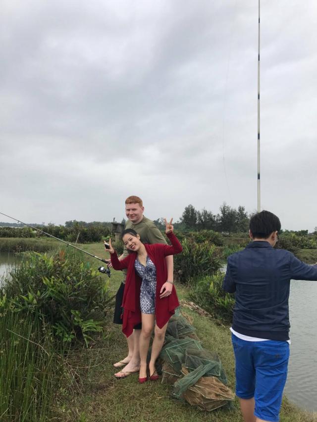 Chàng người Đức cao như cột điện yêu cô nàng nấm lùn Việt Nam - 2 Chàng người Đức cao như cột điện yêu cô nàng nấm lùn Việt Nam - 2