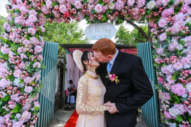 Chàng người Đức cao như cột điện yêu cô nàng nấm lùn Việt Nam - 5 Chàng người Đức cao như cột điện yêu cô nàng nấm lùn Việt Nam - 5