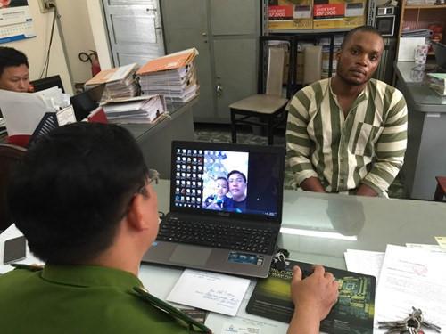 Quen qua facebook, quý bà Tây bị lừa gần 3.000 USD - 0 Quen qua facebook, quý bà Tây bị lừa gần 3.000 USD - 0