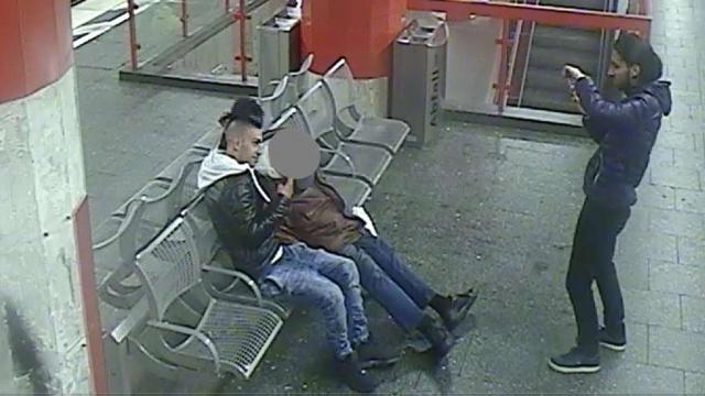 Đức truy lùng 2 thanh niên định thiêu sống người vô gia cư ở München - 0 Đức truy lùng 2 thanh niên định thiêu sống người vô gia cư ở München - 0