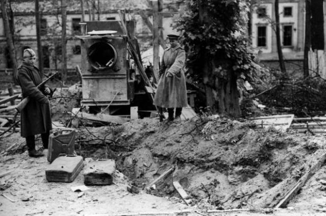 6 sai lầm quân sự lớn nhất khiến Hitler thảm bại, phải tự sát - 3 6 sai lầm quân sự lớn nhất khiến Hitler thảm bại, phải tự sát - 3