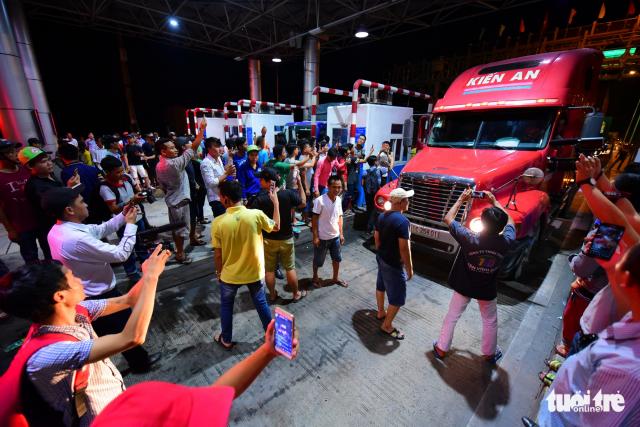 BOT Cai Lậy: Tài xế vẫn phản đối trạm thu phí đặt sai vị trí - 0 BOT Cai Lậy: Tài xế vẫn phản đối trạm thu phí đặt sai vị trí - 0