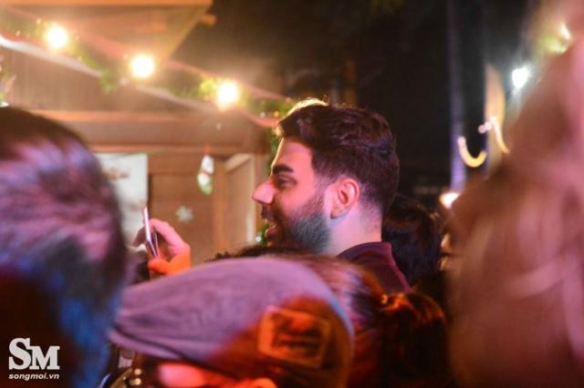 Người Hà Nội háo hức tới hội chợ Giáng sinh Đức lần đầu tiên ở Việt Nam - 10 Người Hà Nội háo hức tới hội chợ Giáng sinh Đức lần đầu tiên ở Việt Nam - 10