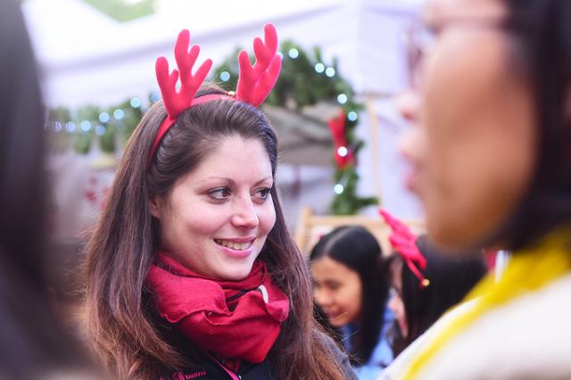  Chợ Giáng sinh Đức giữa lòng Hà Nội thu hút hàng chục nghìn người  - 6