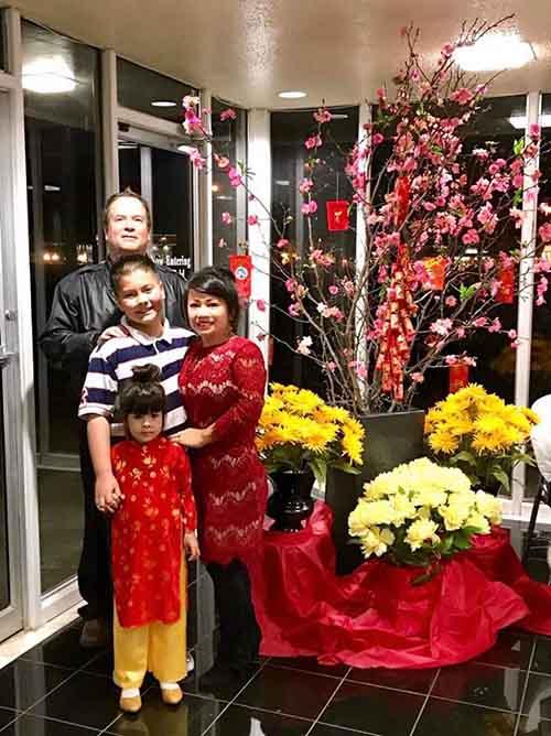 Cô gái Sài Gòn xấu xí và chuyện “sa vào chĩnh gạo”, lấy chồng Tây hưởng phúc - 5 Cô gái Sài Gòn xấu xí và chuyện “sa vào chĩnh gạo”, lấy chồng Tây hưởng phúc - 5