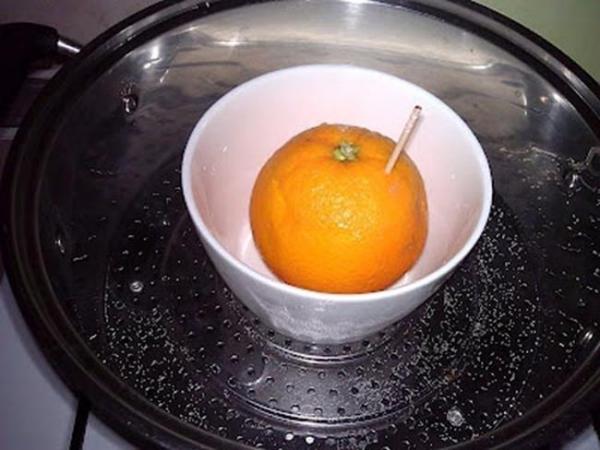 Ho khan ngứa cổ lâu ngày, đem cam hấp kiểu này ăn vào khỏi ngay lại còn ngon bất ngờ - 5 Ho khan ngứa cổ lâu ngày, đem cam hấp kiểu này ăn vào khỏi ngay lại còn ngon bất ngờ - 5