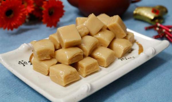 Tự làm kẹo dừa thơm ngon đón Tết