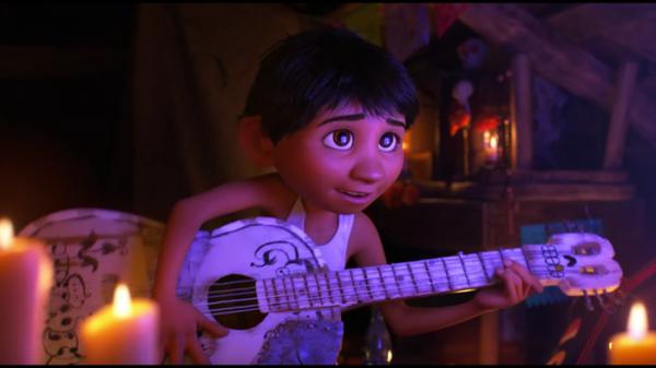 Cậu bé đàn hát trước tấm ảnh em gái làm lòng người xúc động: Xin hãy nhớ về tôi dù đã tạm biệt… - 6 Cậu bé đàn hát trước tấm ảnh em gái làm lòng người xúc động: Xin hãy nhớ về tôi dù đã tạm biệt… - 6