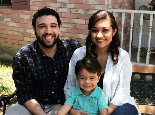 Cậu bé đàn hát trước tấm ảnh em gái làm lòng người xúc động: Xin hãy nhớ về tôi dù đã tạm biệt… - 7 Cậu bé đàn hát trước tấm ảnh em gái làm lòng người xúc động: Xin hãy nhớ về tôi dù đã tạm biệt… - 7