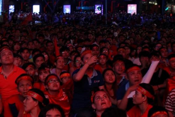 Người Việt cả nước rơi nước mắt tiếc nuối nhưng đầy yêu thương U.23 Việt Nam - 3 Người Việt cả nước rơi nước mắt tiếc nuối nhưng đầy yêu thương U.23 Việt Nam - 3