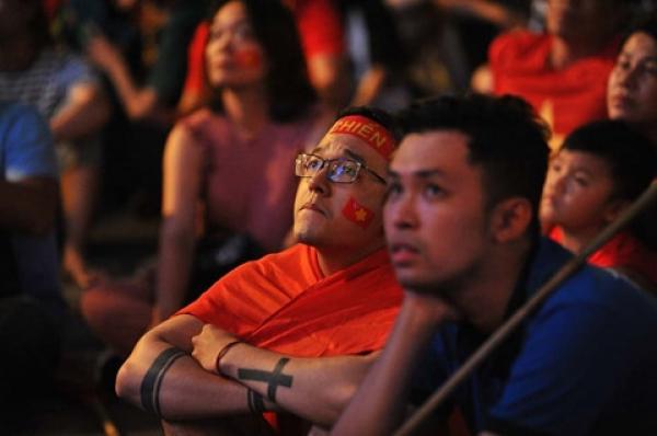 Người Việt cả nước rơi nước mắt tiếc nuối nhưng đầy yêu thương U.23 Việt Nam - 6 Người Việt cả nước rơi nước mắt tiếc nuối nhưng đầy yêu thương U.23 Việt Nam - 6